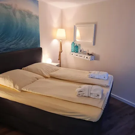 Strandburg 208 *